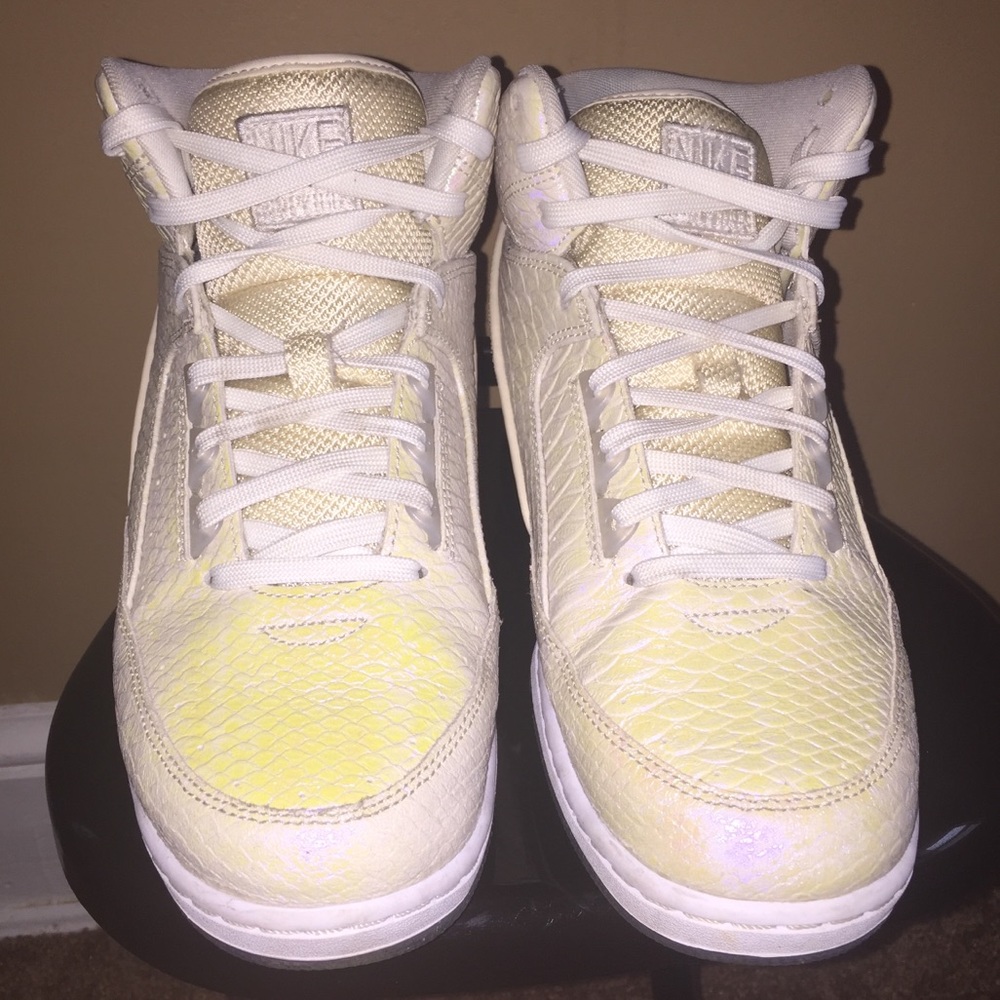 Jordan Retro 2’s Python Prm - Picture 3 of 3